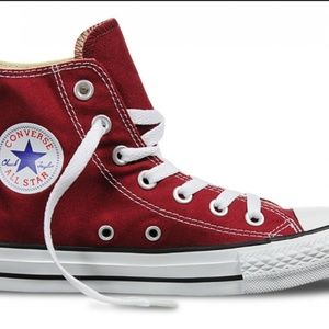 Lightly Used Converse Chuck Taylor High Tops. 9.